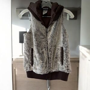 Patagonia Brown and Cream Fleece Vest